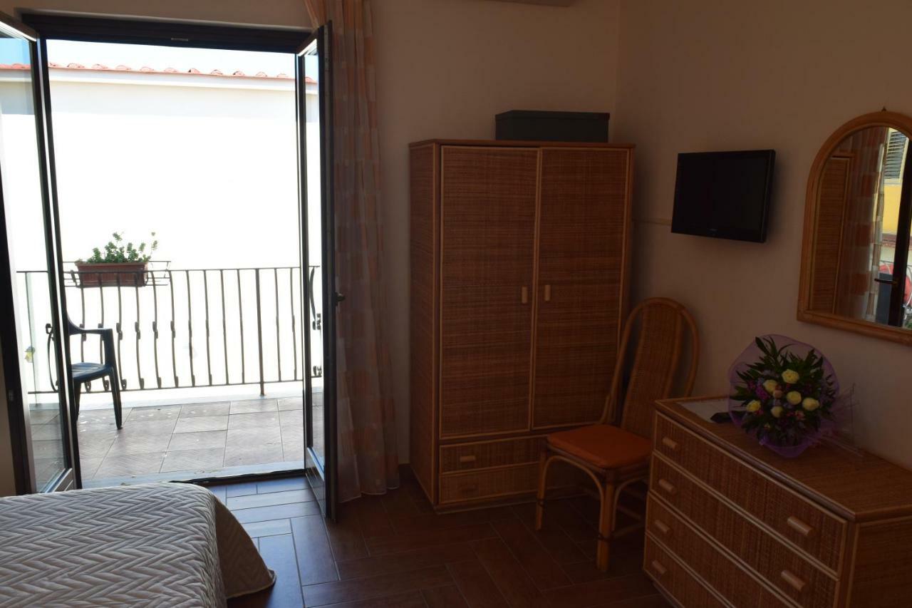 Bed &Breakfast Pinetamare Bed and Breakfast Castel Volturno Buitenkant foto