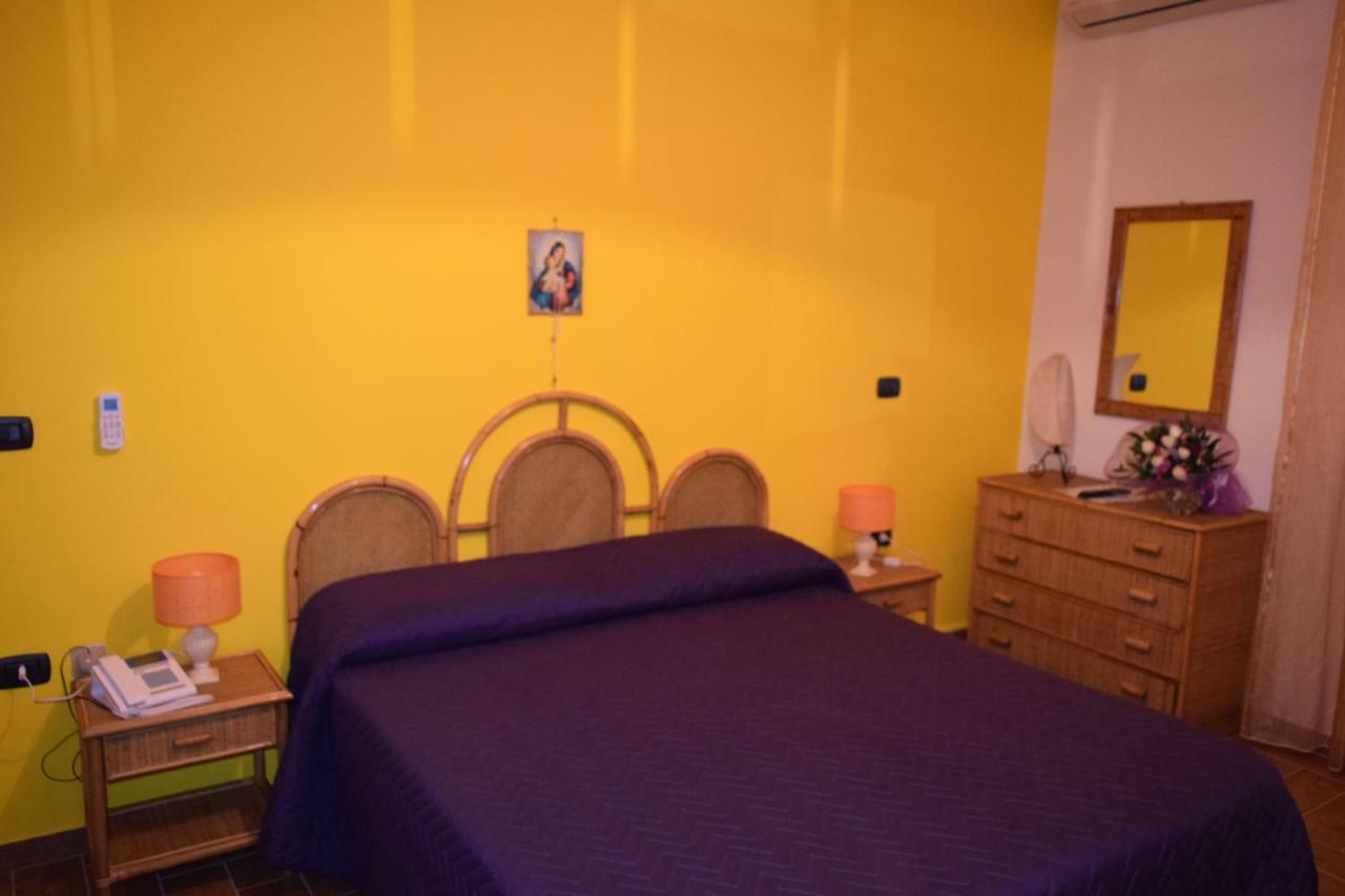 Bed &Breakfast Pinetamare Bed and Breakfast Castel Volturno Buitenkant foto